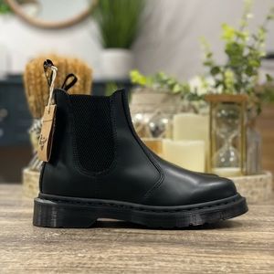 Dr Martens 2976 Mono Chelsea Boot in Black